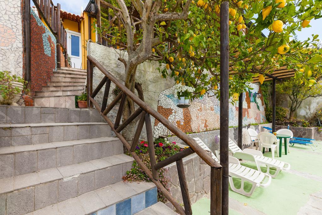 Gasthaus Nitrodi Experience Barano dʼIschia Exterior foto